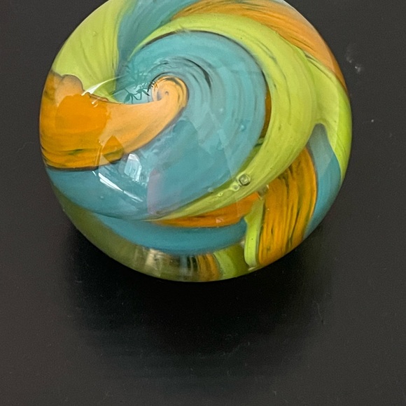 VINTAGE ART GLASS MULTICOLOR Handblown PAPERWEIGHT - AQUA, LIME & ORANGE LG 4” - Picture 2 of 11